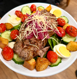 indoor dining experience at country club tavern